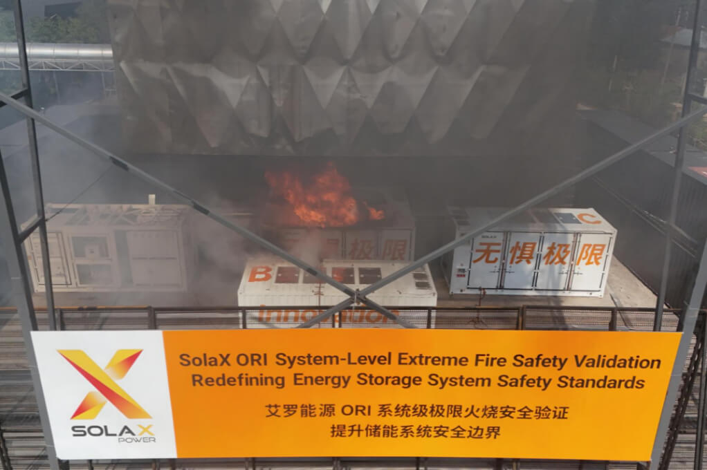 Large-scale Fire Test Under Extreme Conditions Large-scale Fire Test Under Extreme Conditions